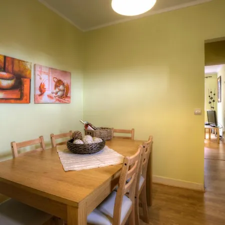 Downtown Santana * Lisboa