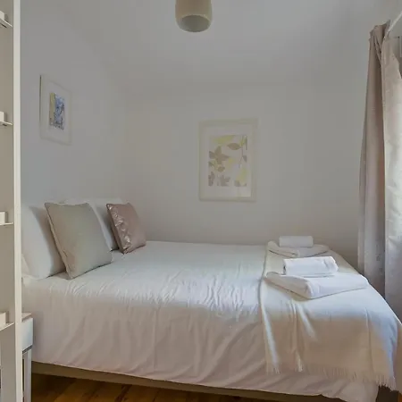 Downtown Santana Apartment Lisbon